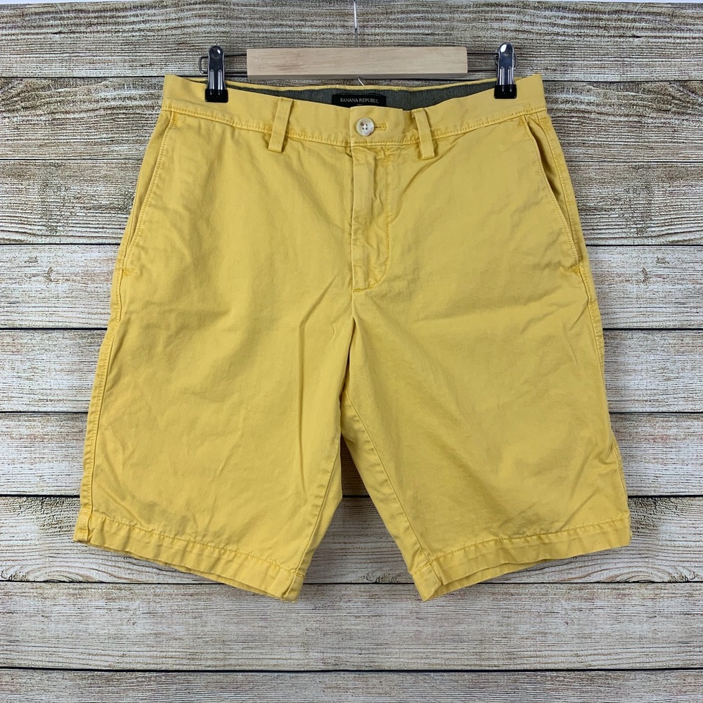 Banana Republic • Yellow (Gold) Chinos